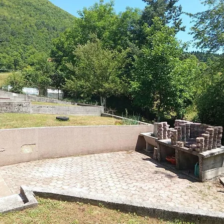 Casa de Férias Give Peace A Chance - 10 Km From Sarajevo Center